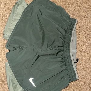 women’s green nike shorts